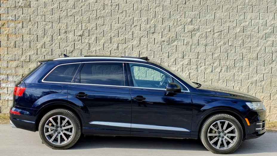 AUDI Q7 -