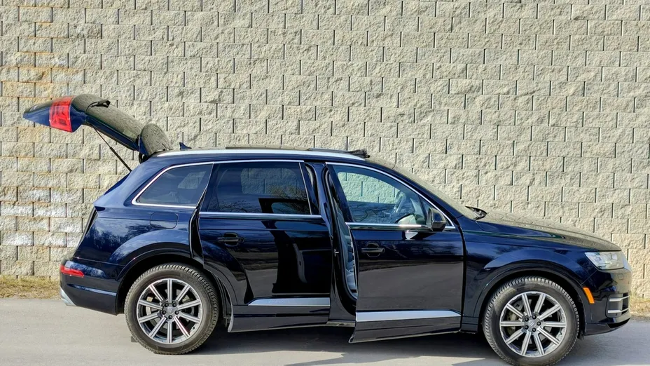 AUDI Q7 -