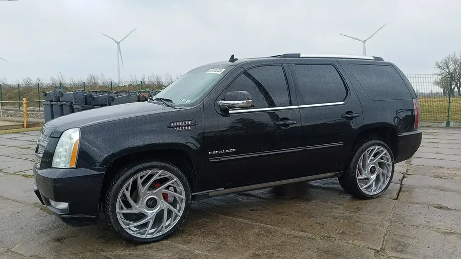 CADILLAC Escalade -