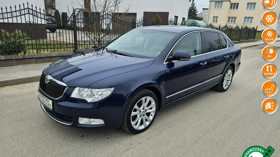 SKODA Superb -
