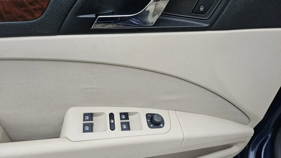 SKODA Superb -