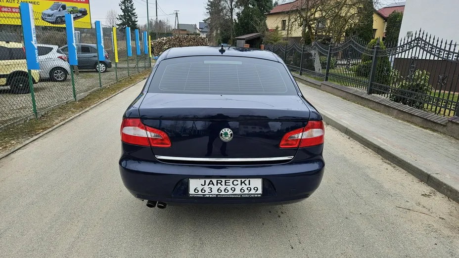 SKODA Superb -
