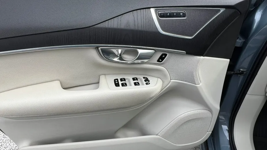 VOLVO XC90 -