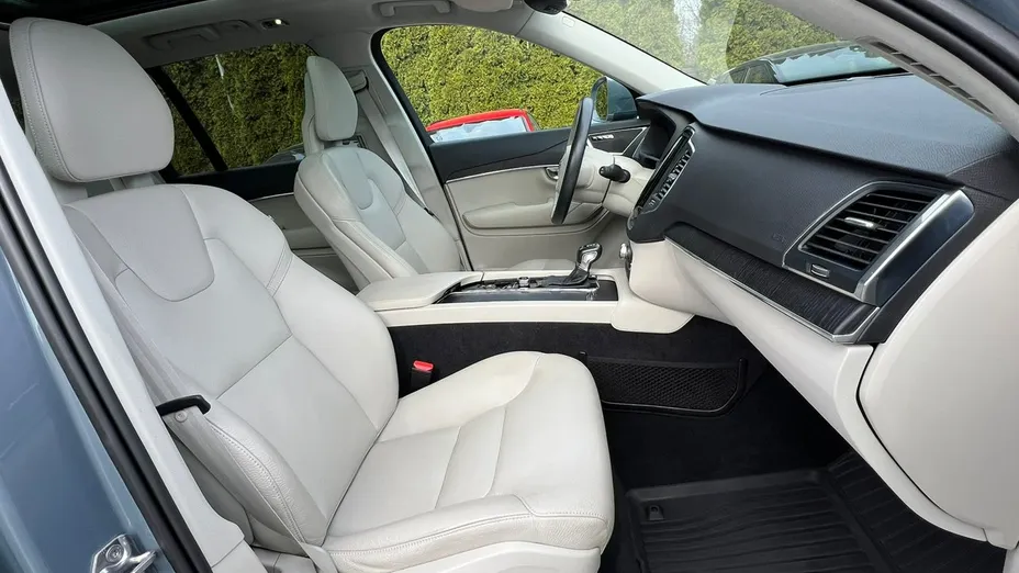 VOLVO XC90 -
