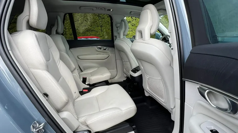 VOLVO XC90 -