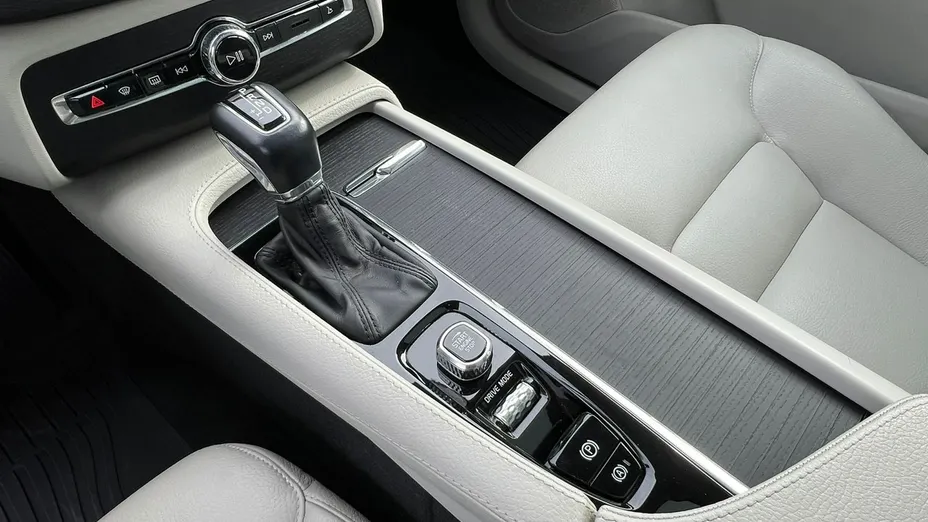 VOLVO XC90 -