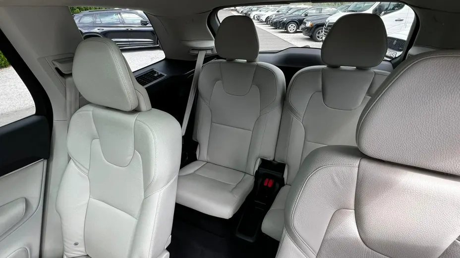 VOLVO XC90 -