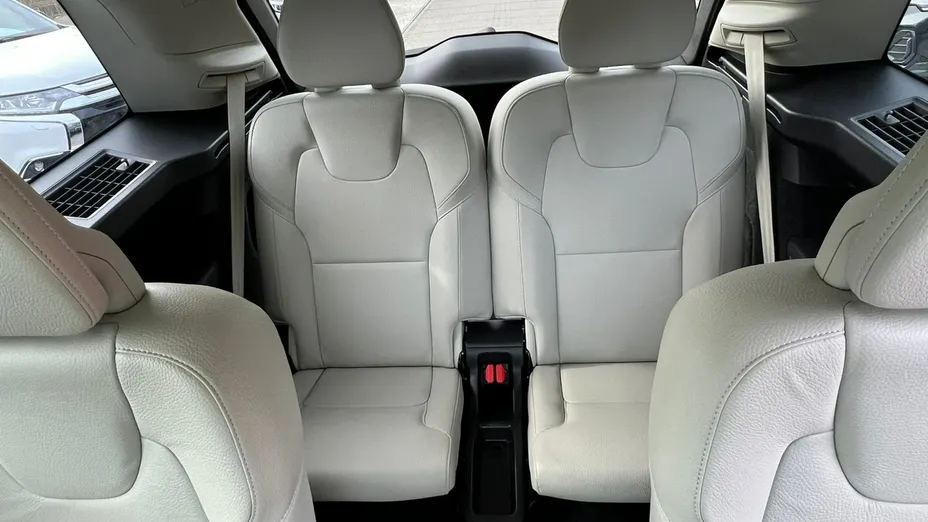 VOLVO XC90 -