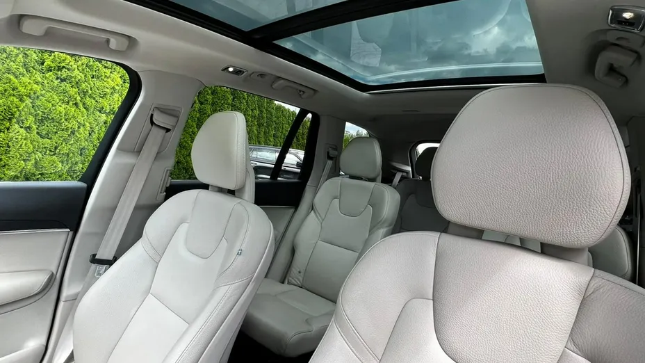 VOLVO XC90 -