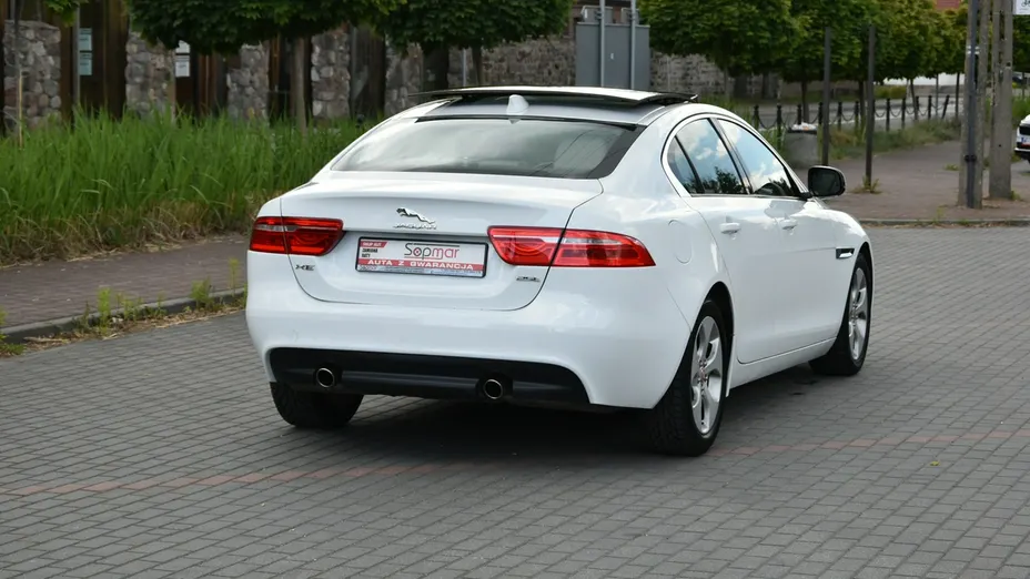 JAGUAR XE -