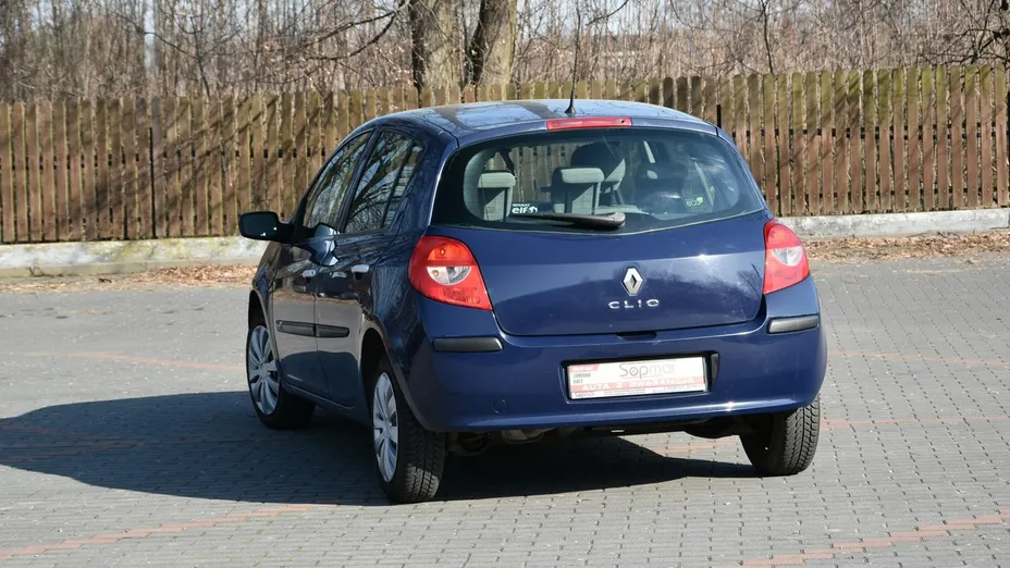 RENAULT Clio -