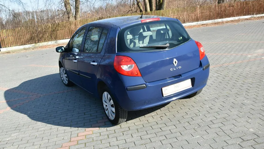 RENAULT Clio -