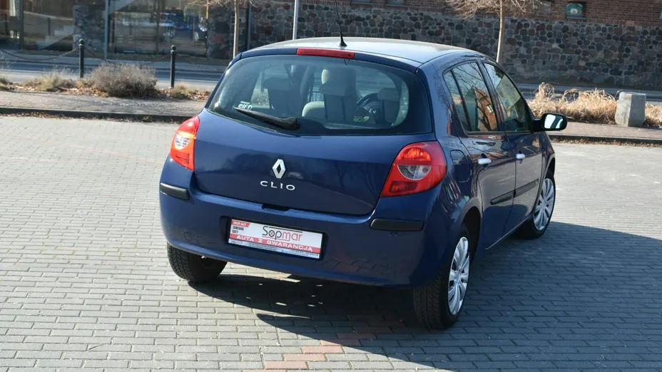 RENAULT Clio -