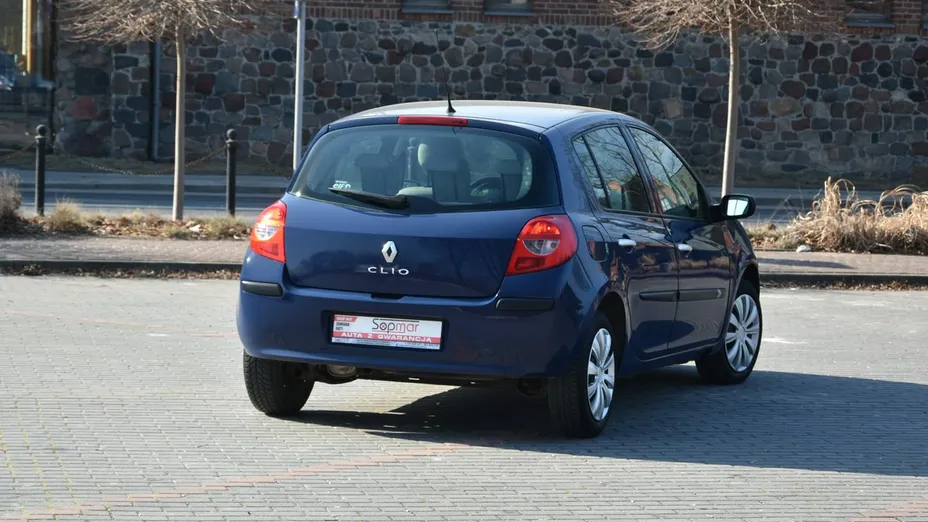 RENAULT Clio -
