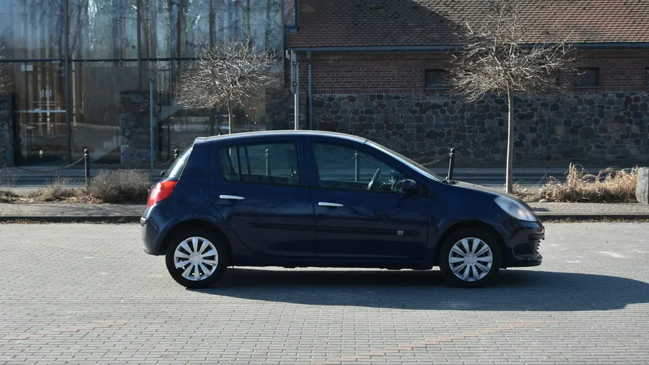 RENAULT Clio -