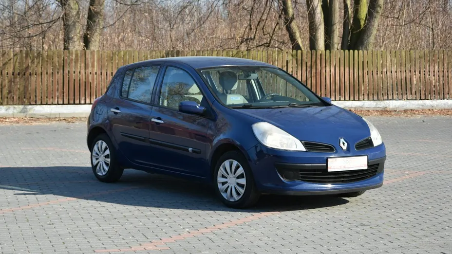 RENAULT Clio -