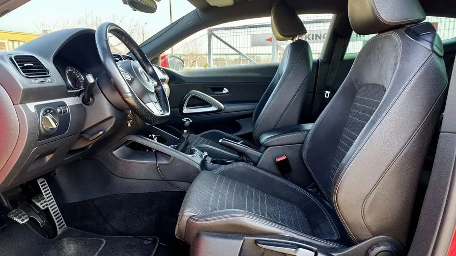 VOLKSWAGEN Scirocco -