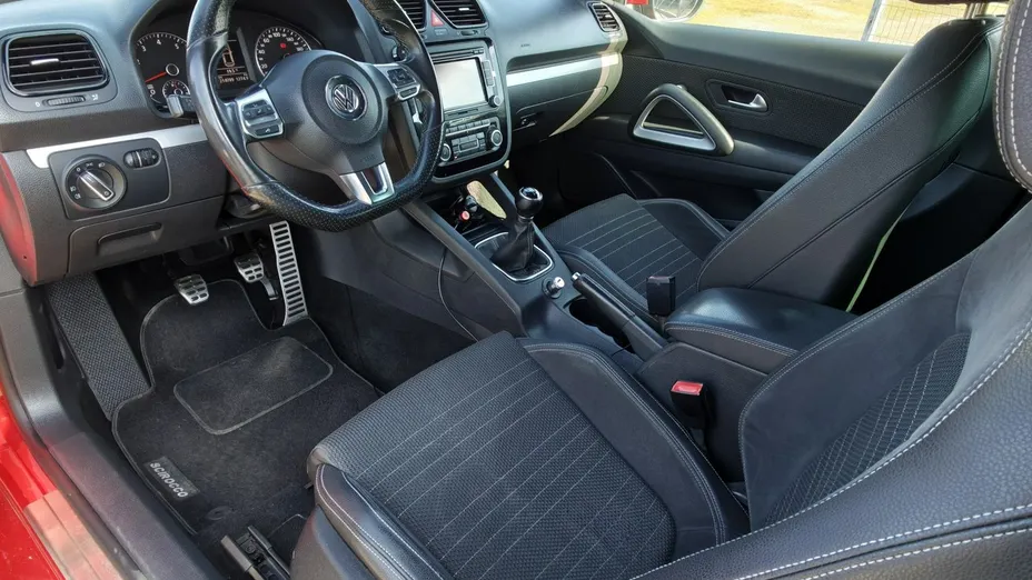 VOLKSWAGEN Scirocco -