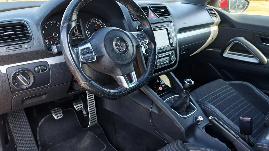 VOLKSWAGEN Scirocco -