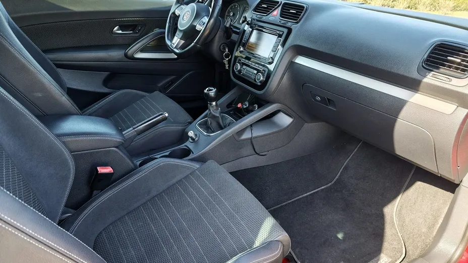 VOLKSWAGEN Scirocco -
