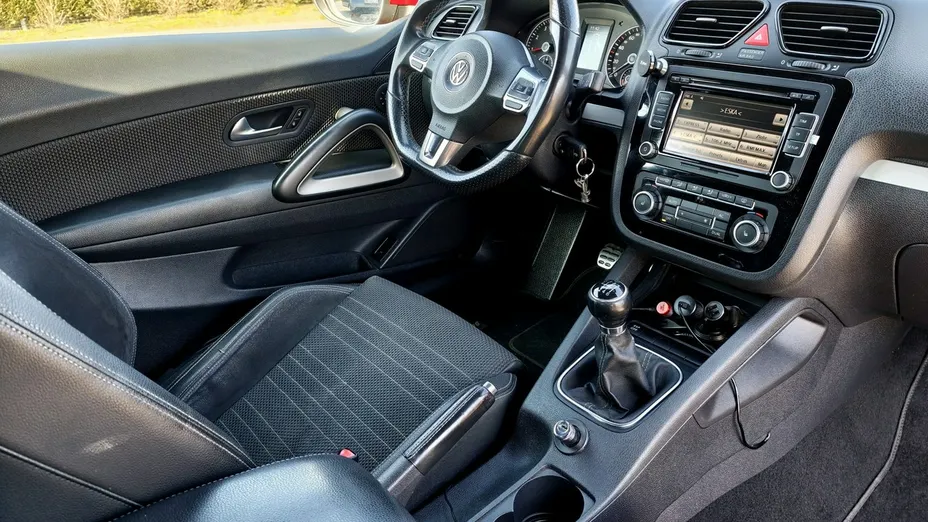 VOLKSWAGEN Scirocco -