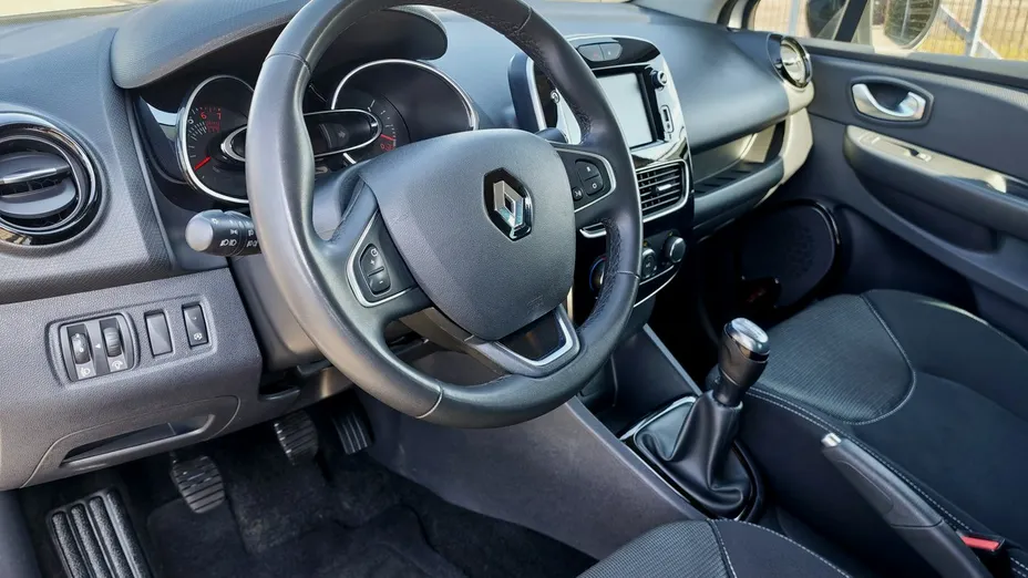 RENAULT Clio -