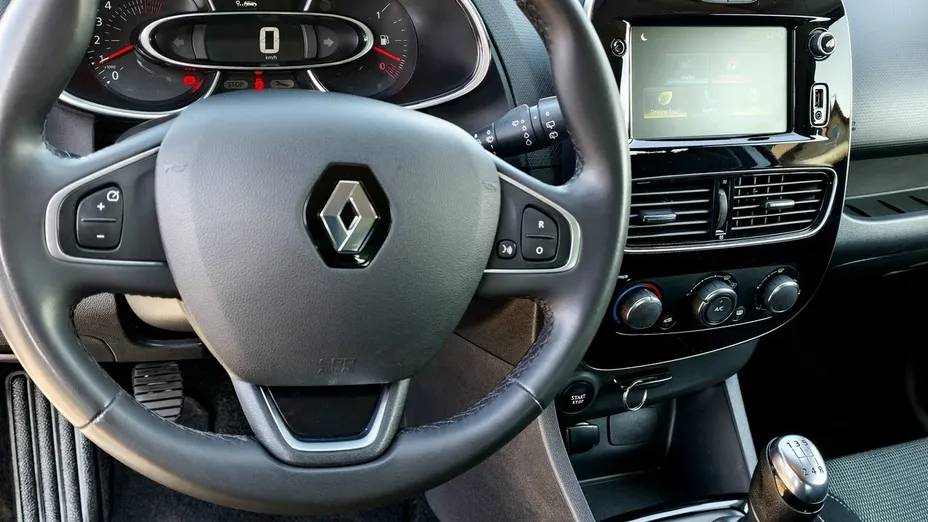 RENAULT Clio -
