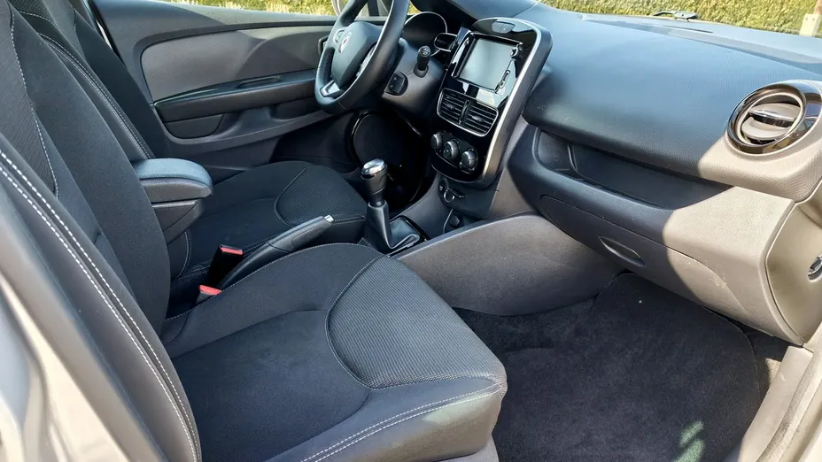 RENAULT Clio -