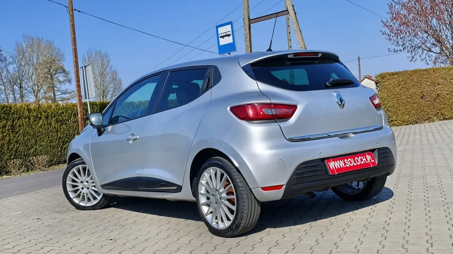 RENAULT Clio -