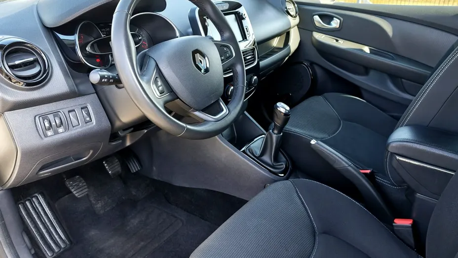 RENAULT Clio -