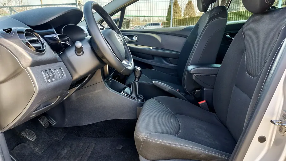 RENAULT Clio -