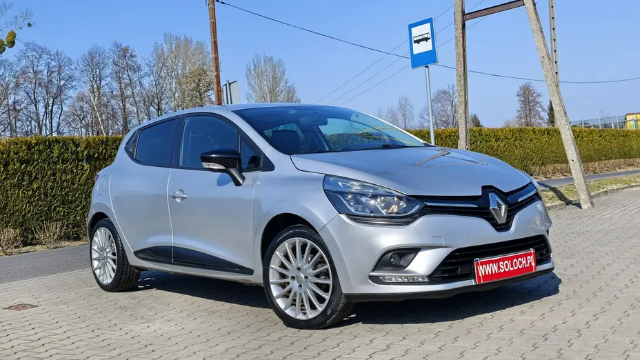 RENAULT Clio -