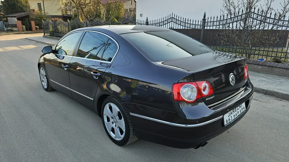 VOLKSWAGEN Passat -