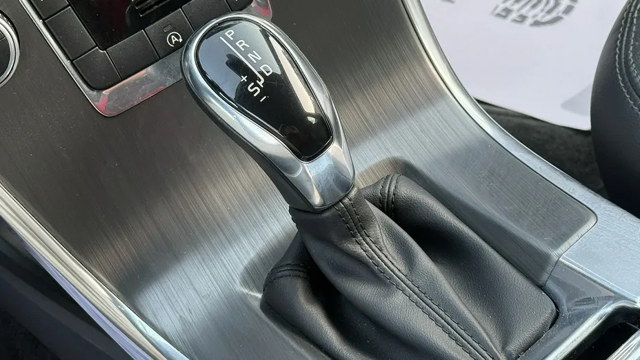 VOLVO XC60 -