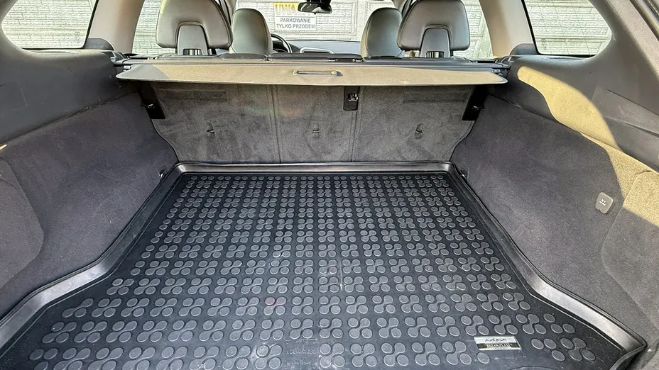 VOLVO XC60 -