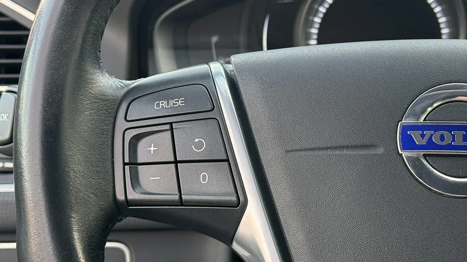VOLVO XC60 -