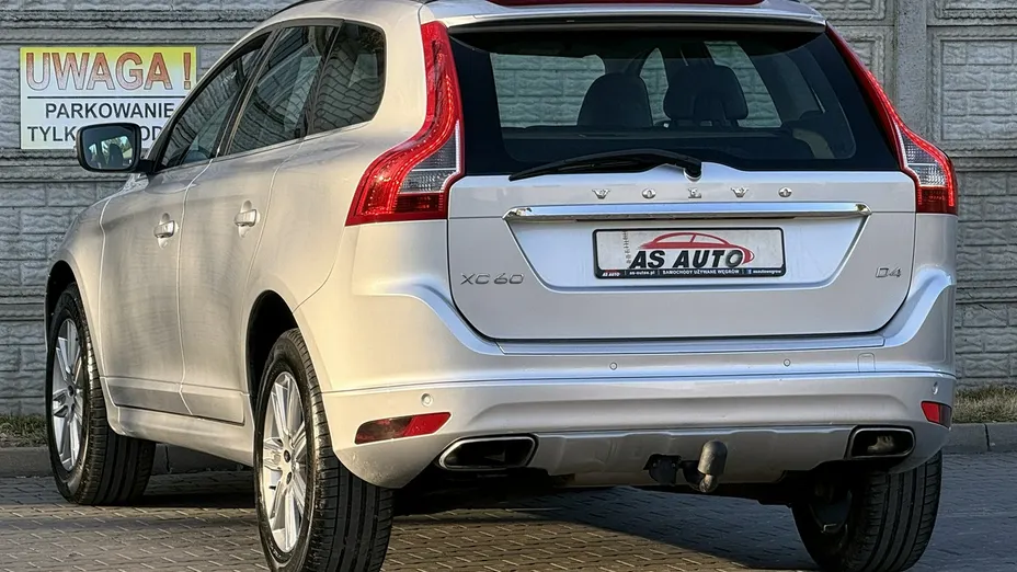 VOLVO XC60 -