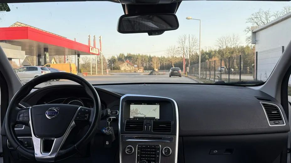 VOLVO XC60 -