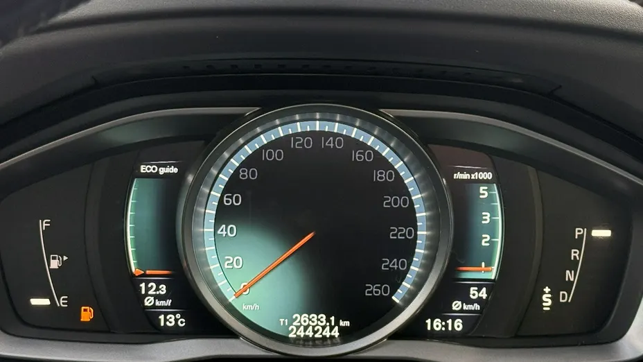 VOLVO XC60 -