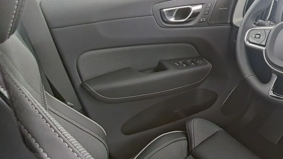 VOLVO XC60 -