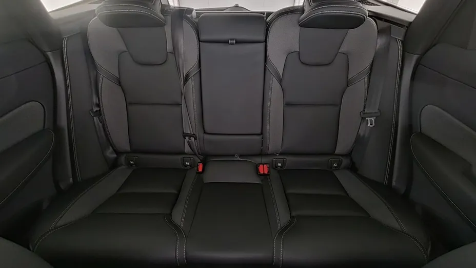 VOLVO XC60 -