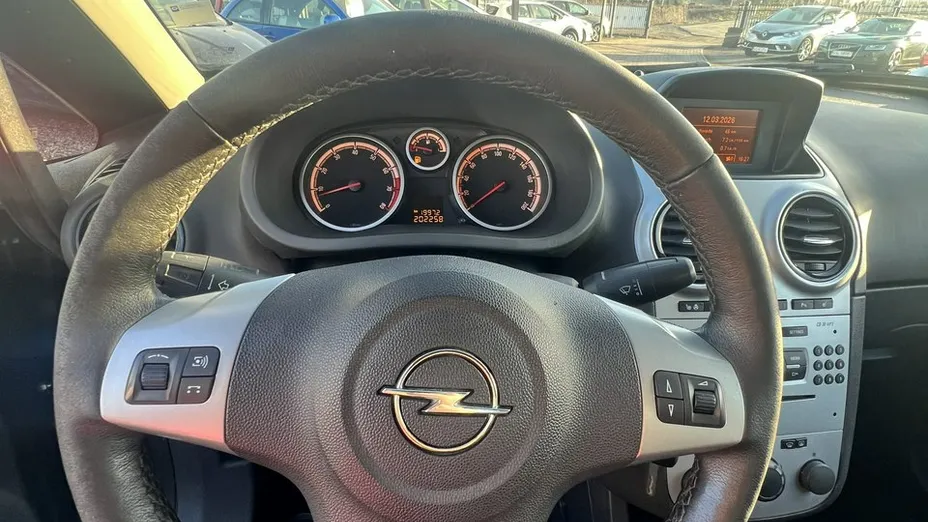 OPEL Corsa -