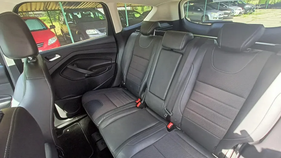 FORD Kuga -