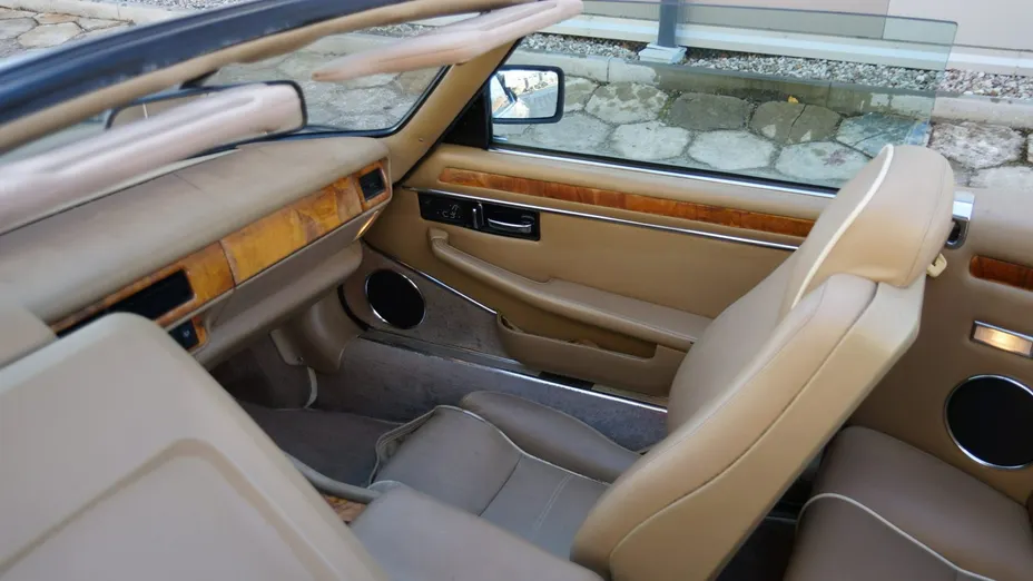 JAGUAR XJS -