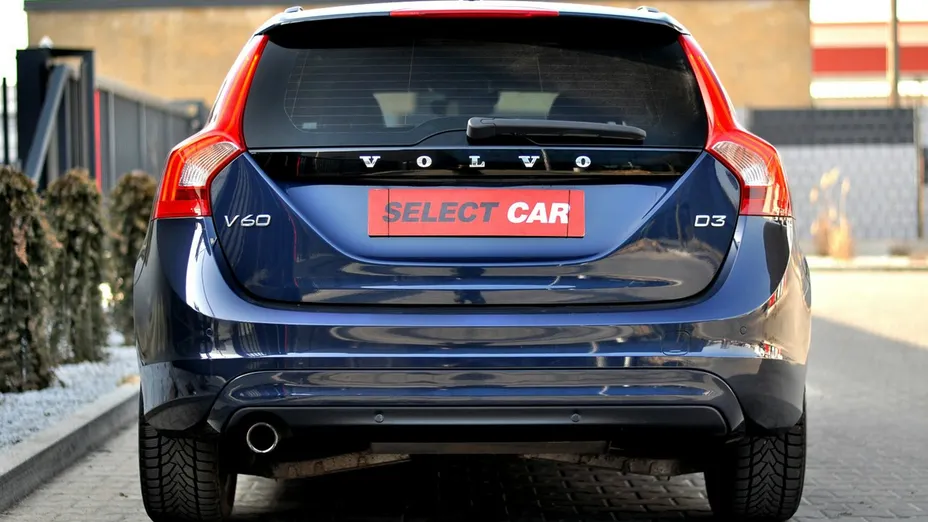 VOLVO V60 -