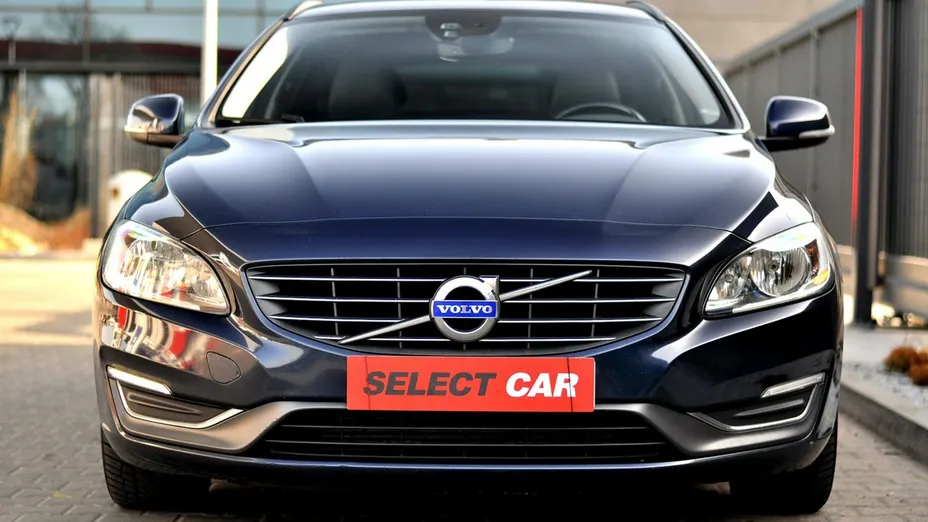 VOLVO V60 -