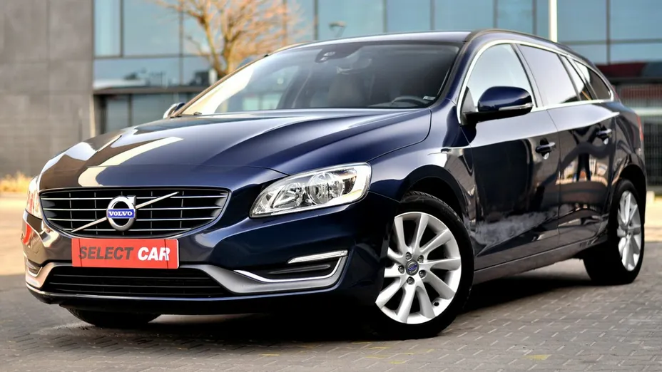 VOLVO V60 -