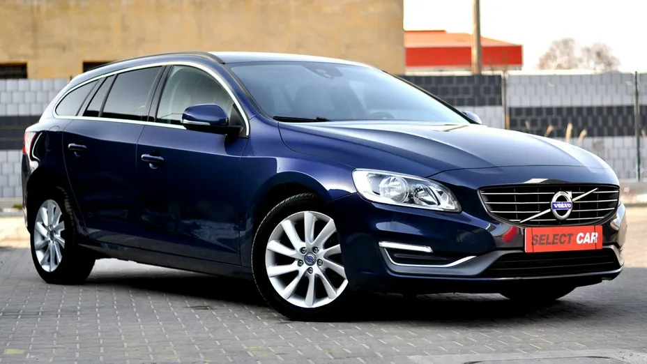 VOLVO V60 -
