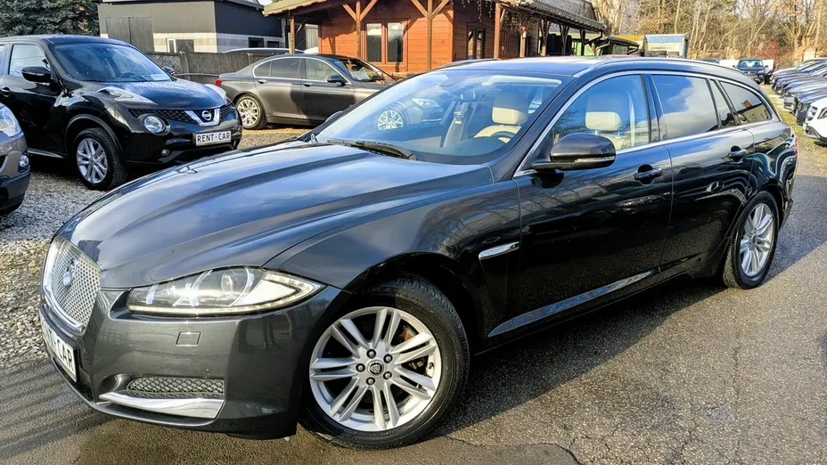 JAGUAR XF -