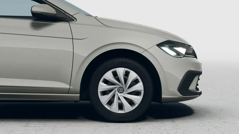 VOLKSWAGEN Polo -